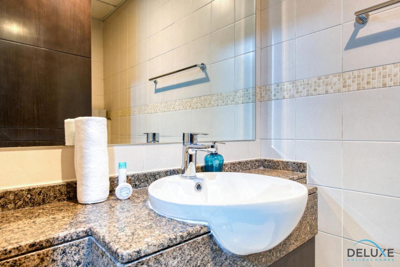 Overlooking Marina Canal 1Br Close To Mall, Promenade & Beach, Bay Central 1, Dubai Marina By Deluxe Holiday Homes Zewnętrze zdjęcie